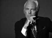 Джорджо Армані викупив шпальти італійських газет і звернувся до медиків