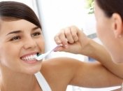 Медики посоветовали реже чистить зубы