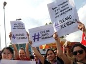 В Бразилии тысячи женщин вышли на акцию против кандидата в президены