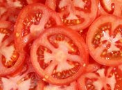 Заморожування помідорів - чудовий спосіб зберегти їх на зиму