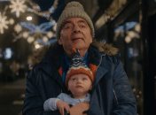 Роуэн Аткинсон вернулся к образу Тревора Бингли из сериала "Человек против осы"