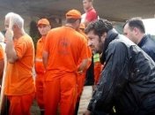 Легендарный игрок "Динамо" борется с наводнением в Тбилиси (Фото)