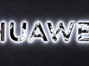 Керамический корпус и 5 камер: Huawei опубликовала рендерное фото нового флагмана