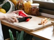 Як швидко очистити обробну дошку — лайфхакі.