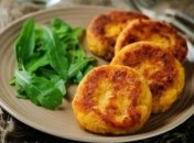Этот рецепт может показаться необычным, но котлеты получаются нереально вкусными