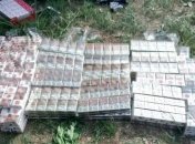 В Житомирской области из окна поезда выбросили почти 800 пачек сигарет