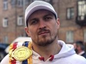 Усик показал, как готовится к дебюту в хэвивейте