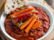 Лечо виходить дуже ароматним та смачним (зображення створено за допомогою ШІ)