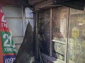 "У тебя с**а 5 минут": перед поджогами в сигаретные ларьки Харькова подбрасывали записки (фото)