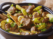 Печінка з яблуками