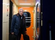 Жозеф Борель сходит с поезда в Киеве