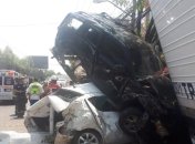 Водитель угнанного тягача в Мексике протаранил 15 автомобилей, уходя от погони