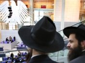 Парламент ФРГ узаконил обрезание мальчиков