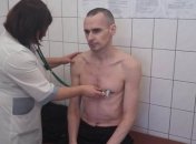 Обнародовано фото Сенцова во время медобследования в больнице РФ