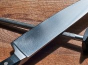 Житель Донецка пытался убить собственную мать 