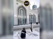 Откровенная фотосессия у мечети может привести к непоправимым последствиям