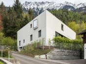 Архитектура в наше время: необычный треугольный дом (Фото)