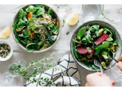 Салаты на Новый год 2020 для кормящей мамы: 3 рецепта