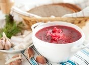 Цветная капуста добавит пикантности привычному борщу