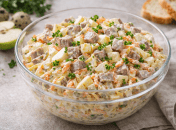 Салат з язика, моркви та яблука