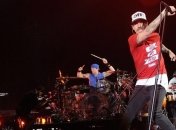 Организаторы концерта RHCP подарили два билета в первую фан-зону