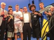 Непобедимый украинский боксер нанес сокрушительное поражение американцу