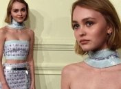 Лили-Роуз Депп впервые посетила показ Chanel Metiers d’Art 