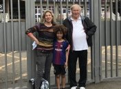 Семья из Австралии прилетела на матч "Барселоны", чтобы увидеть Неймара