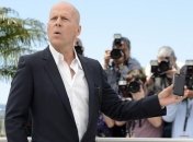 Тяжба между Apple и Брюсом Уиллисом оказалась уткой