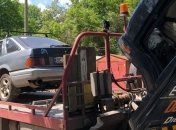 В Николаеве у мужчины отобрали автомобиль из-за долгов за тепло: подробности скандала и фото