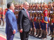 Путин прилетел в Монголию: его там встретили вооруженные люди