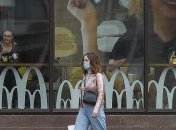 Минздрав запретил работать ресторанам и ночным клубам после 23:00