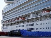 "Зараженный" лайнер в японском порту: эпидемия распространяется