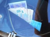 "Зняли порчу" з подружжя пенсіонерів за 240 тисяч гривень: під Києвом спіймали двох шахрайок