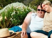 Ученые доказали, что люди с лишним весом чувствуют себя счастливее, чем худые  