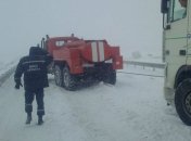 В условиях ухудшения погоды спасатели работают в усиленном режиме