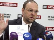 Власенко не нравится, как оппозиция его защищает