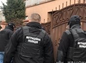 Їхали працювати в ЄС, але застрягли в Україні: на Закарпатті катували і тримали в рабстві індусів (фото, відео)