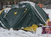 Снег и мороз не помеха: протестующие в Ереване разбили палатки у офиса Пашиняна (видео)
