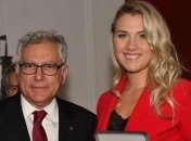 Харлан получила награду за победу в Кубке мира в сезоне-2017/2018