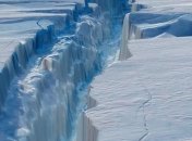 Огромная трещина в Антарктиде продолжает увеличиваться