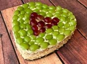 Этот салат всегда выглядит очень эффектно