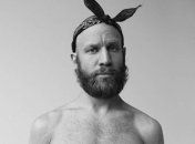 Иван Дорн избил огромного зайца в психоделическом клипе