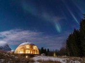 Удивительная жизнь в геодезическом куполе на севере Норвегии (Фото)