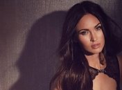 Меган Фокс вышла на прогулку с сыновьями в девичьих нарядах