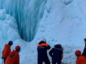 Туристы оказались погребены под льдом на Камчатке: все детали