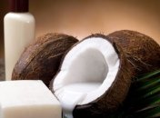Кокосовое молоко может стать спасением для выпадающих волос
