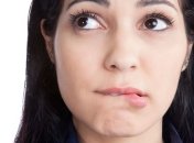 Как избавиться от привычки кусать губы