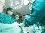 Що кажуть лікарі про стан пацієнта, який прибув із Китаю?