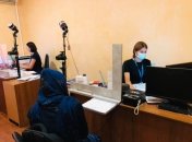 Эвакуированная женщина из Афганистана в Украине